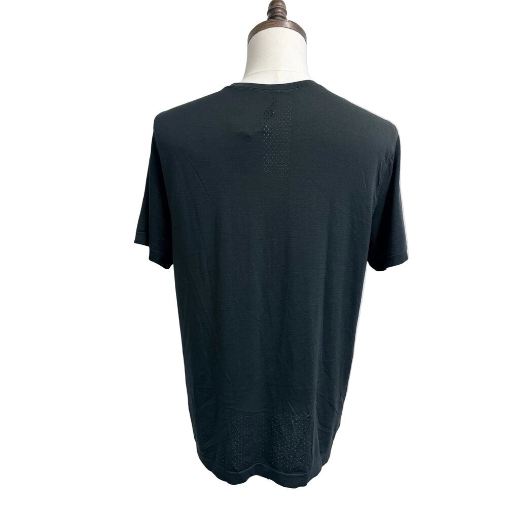 Lululemon Men's short sleeve t-shirt - Picture 3 of 5